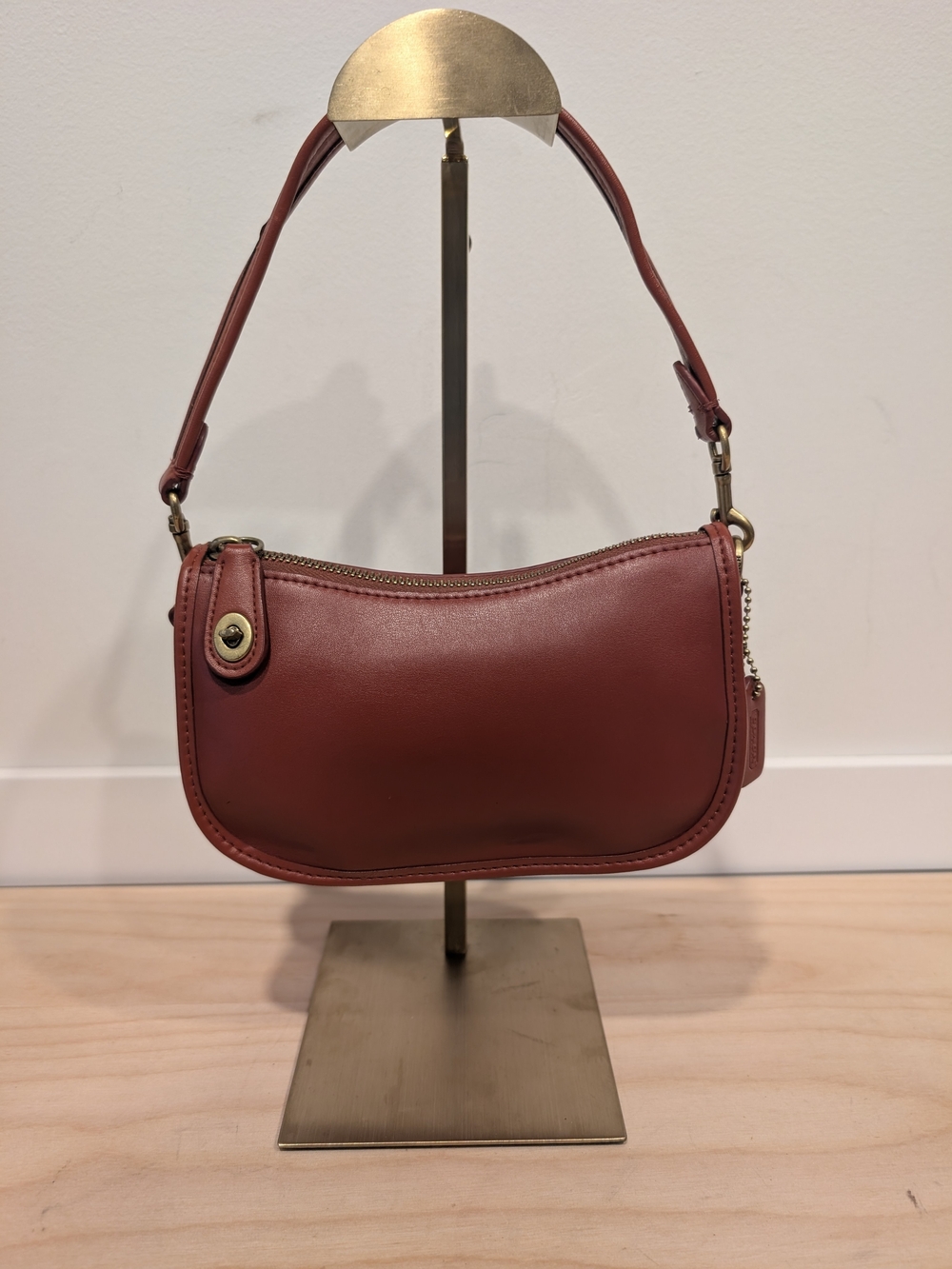 Coach Originals Swinger 20 Glovetanned Leather (Style C2643) - Limited - Picture 4 of 14